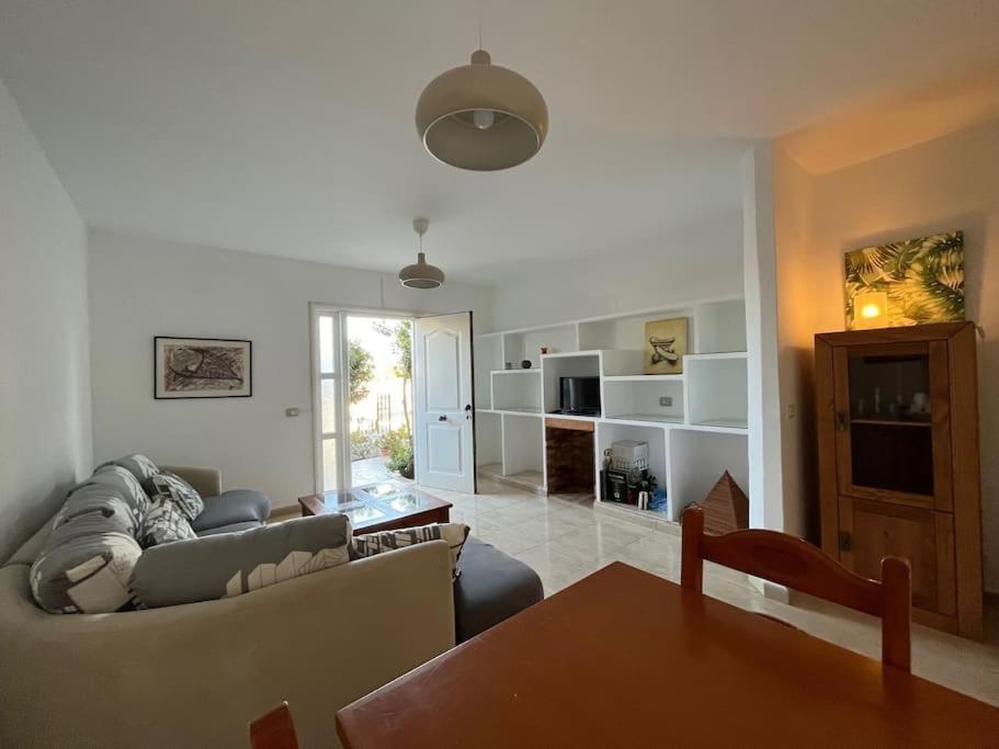 Playa Chica With Terrace 100 M From The Sea Apartamento
