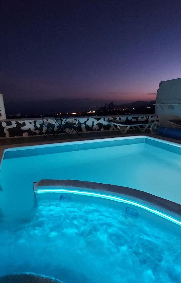 Aloelux !! - Private With Pool , Jacuzzi, Cinema, Massage ,wonderful View, Art Desing *