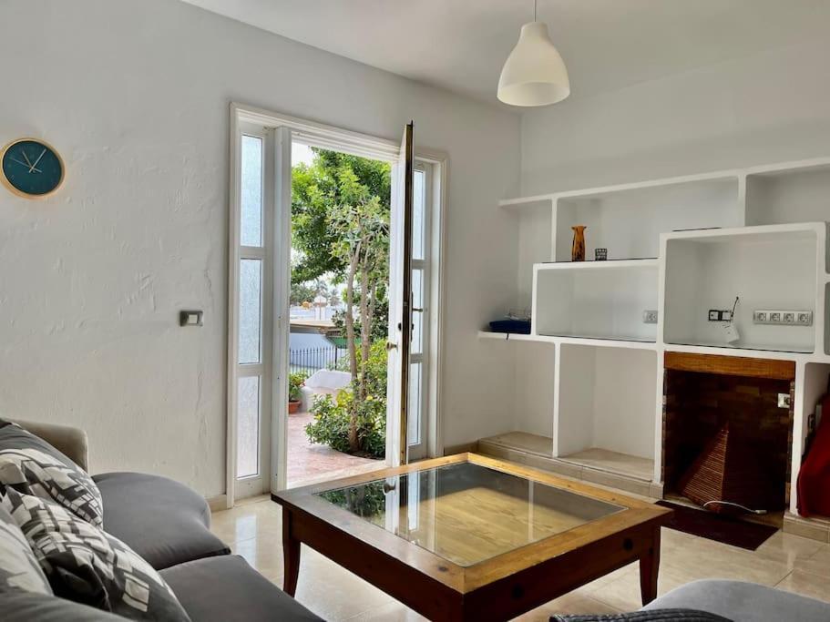 Playa Chica With Terrace 100 M From The Sea Apartamento