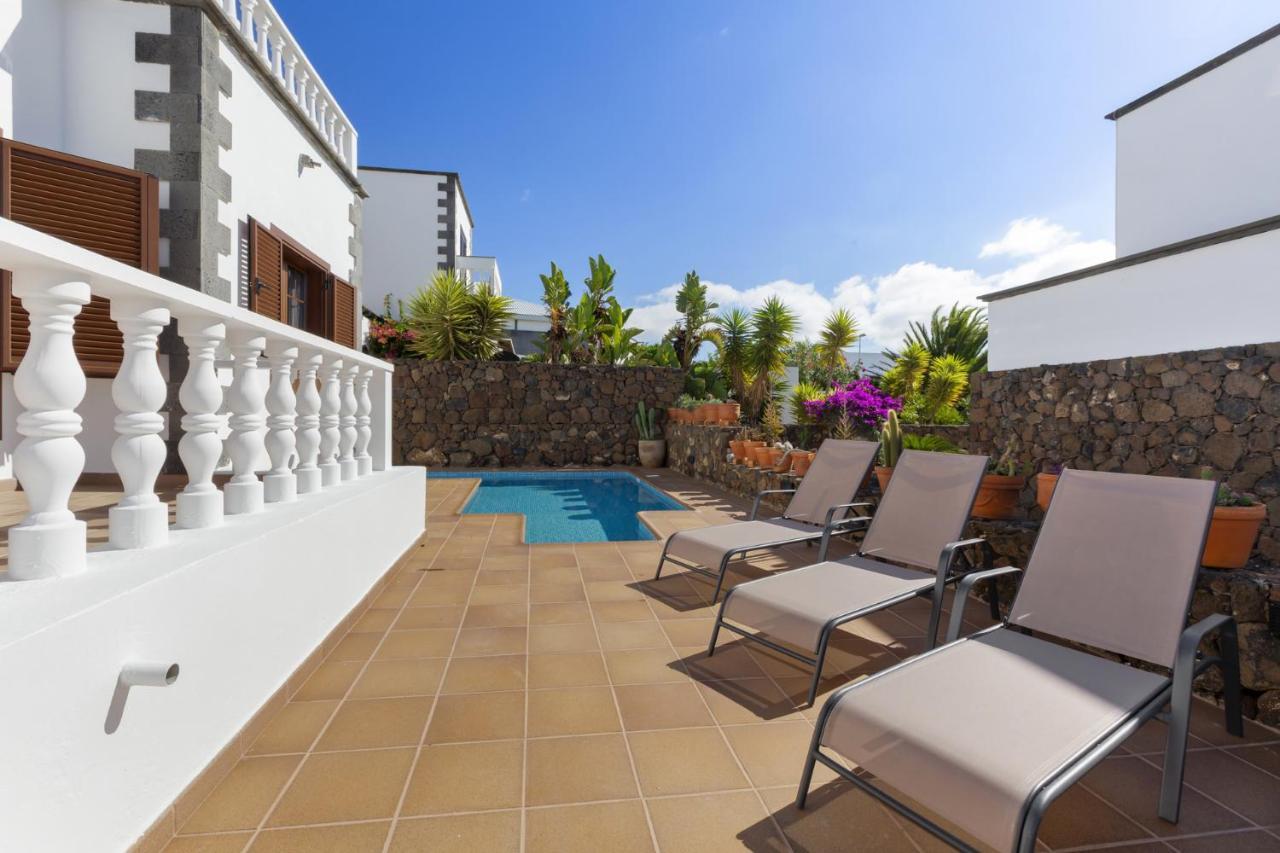 Reymar Villa Tias