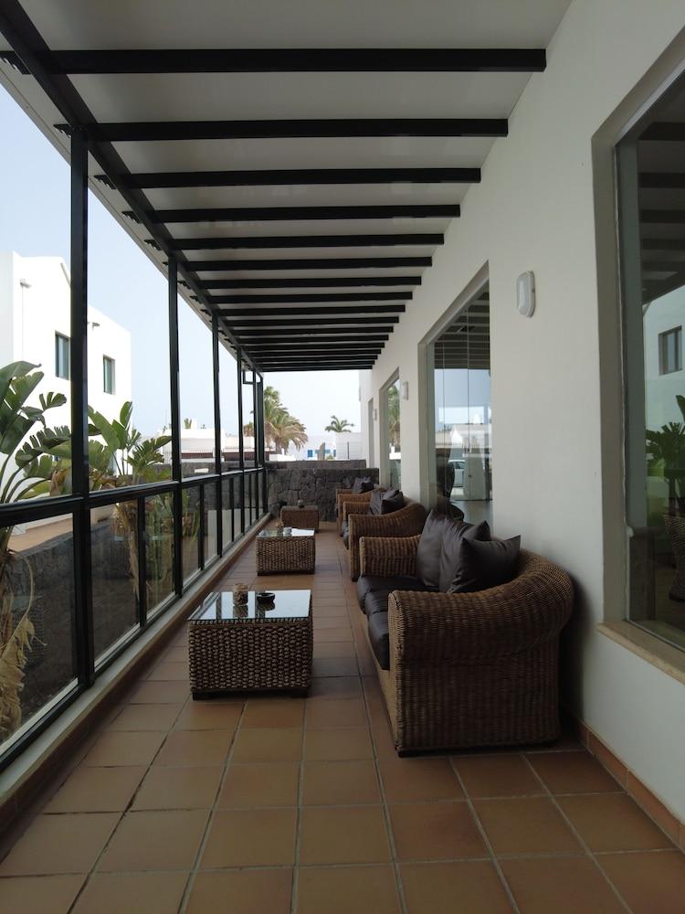 Pocillos Playa, Solo Adultos Hotel