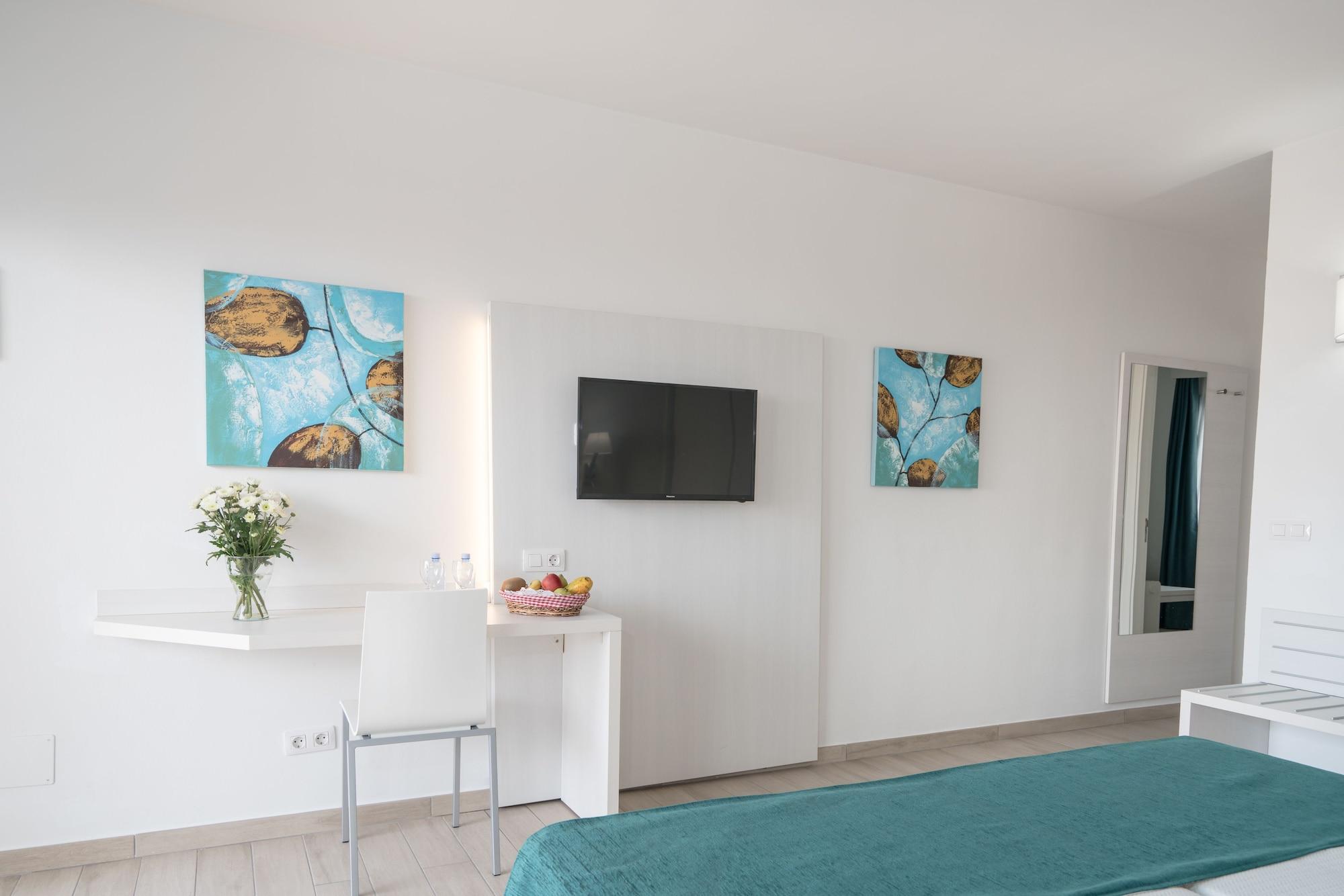 Thb Flora Hotel