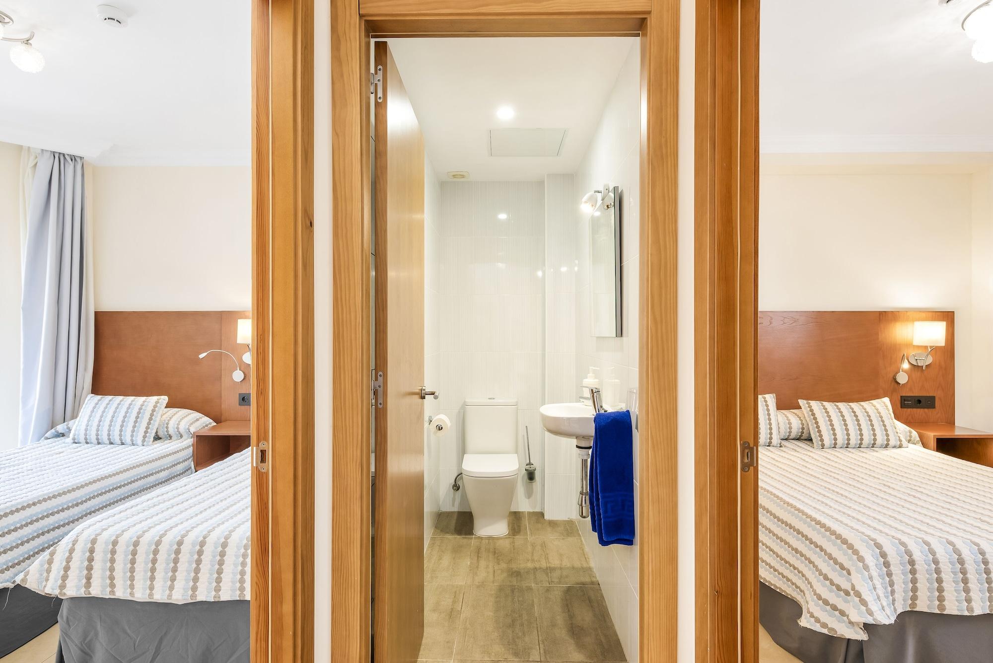 Hotel Adelfas 3*