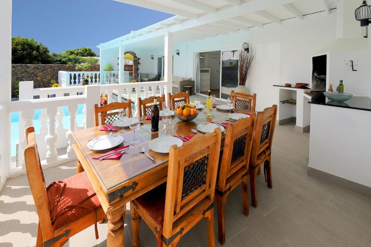 Graceful 5 Bedrooms Vega Del Carmen Distant Sea Views *