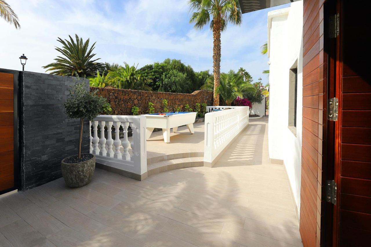 Graceful 5 Bedrooms Vega Del Carmen Distant Sea Views Villa