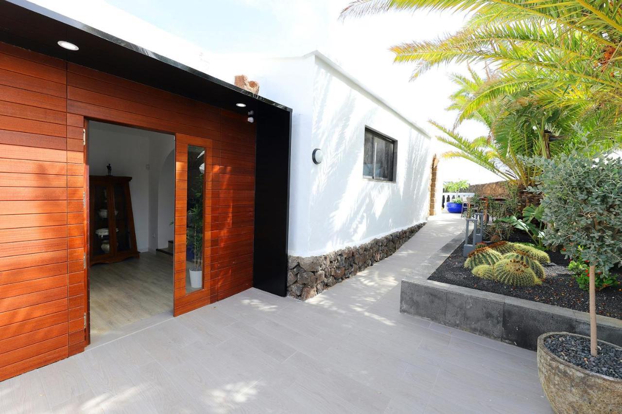 Graceful 5 Bedrooms Vega Del Carmen Distant Sea Views * Puerto del Carmen (Lanzarote)