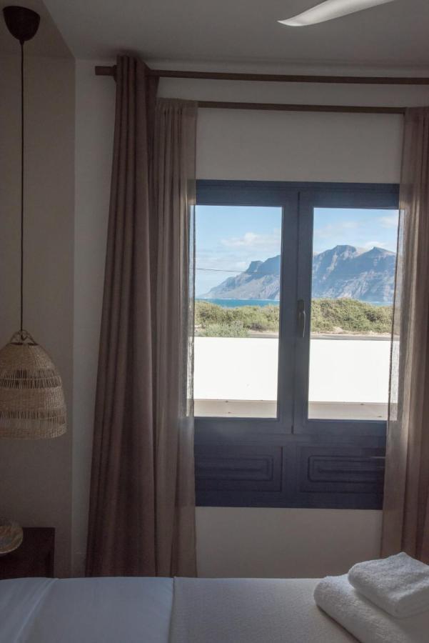 Sandy Bay With Roof Terrace And Sea Views * Famara