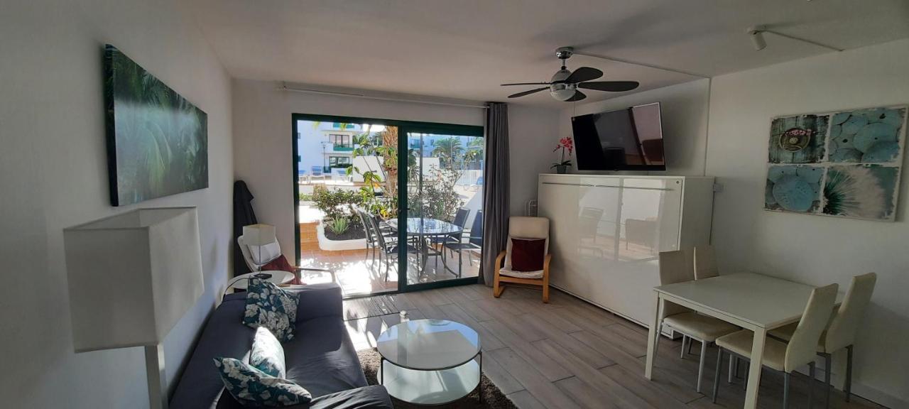 Lanzarote Apartment: Beachfront Oasis In Apartment Costa Teguise