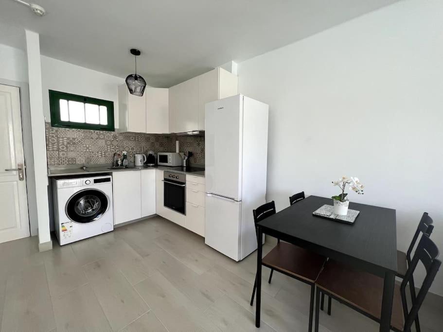 Casa Feliz - One Bedroom With Communal Pool Apartment Tias