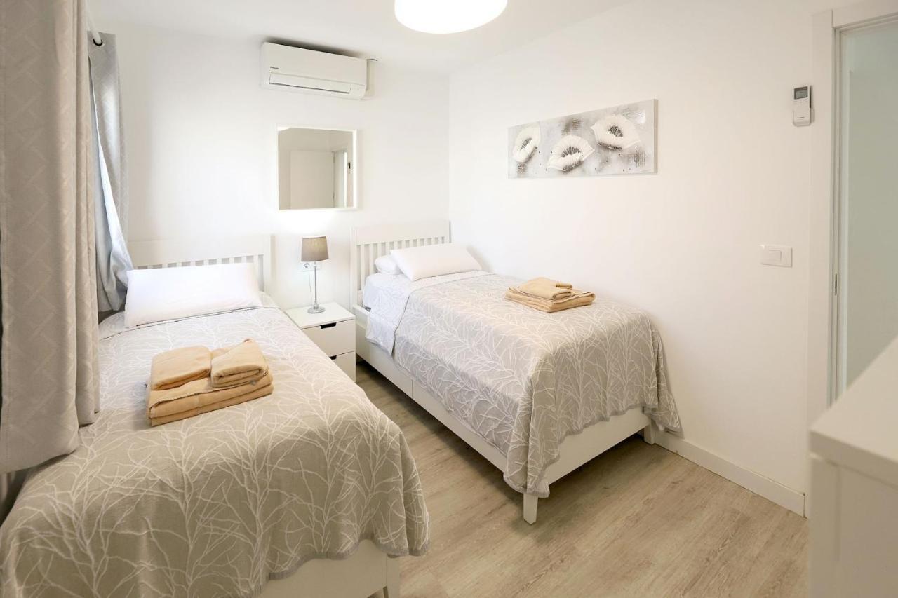 Graceful 5 Bedrooms Vega Del Carmen Distant Sea Views Villa