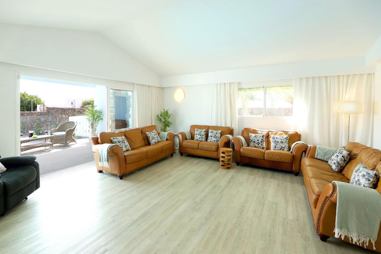 Graceful 5 Bedrooms Vega Del Carmen Distant Sea Views Puerto del Carmen (Lanzarote)