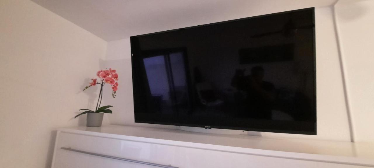 Apartamento Lanzarote-beach-apartment, Cucharas Beach, -- 1 Minute Walk From Main Square, 35 Meters From *