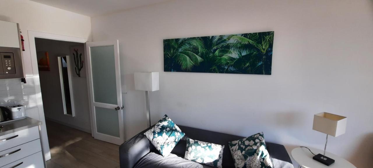 Lanzarote-beach-apartment, Cucharas Beach, -- 1 Minute Walk From Main Square, 35 Meters From Apartamento Costa Teguise