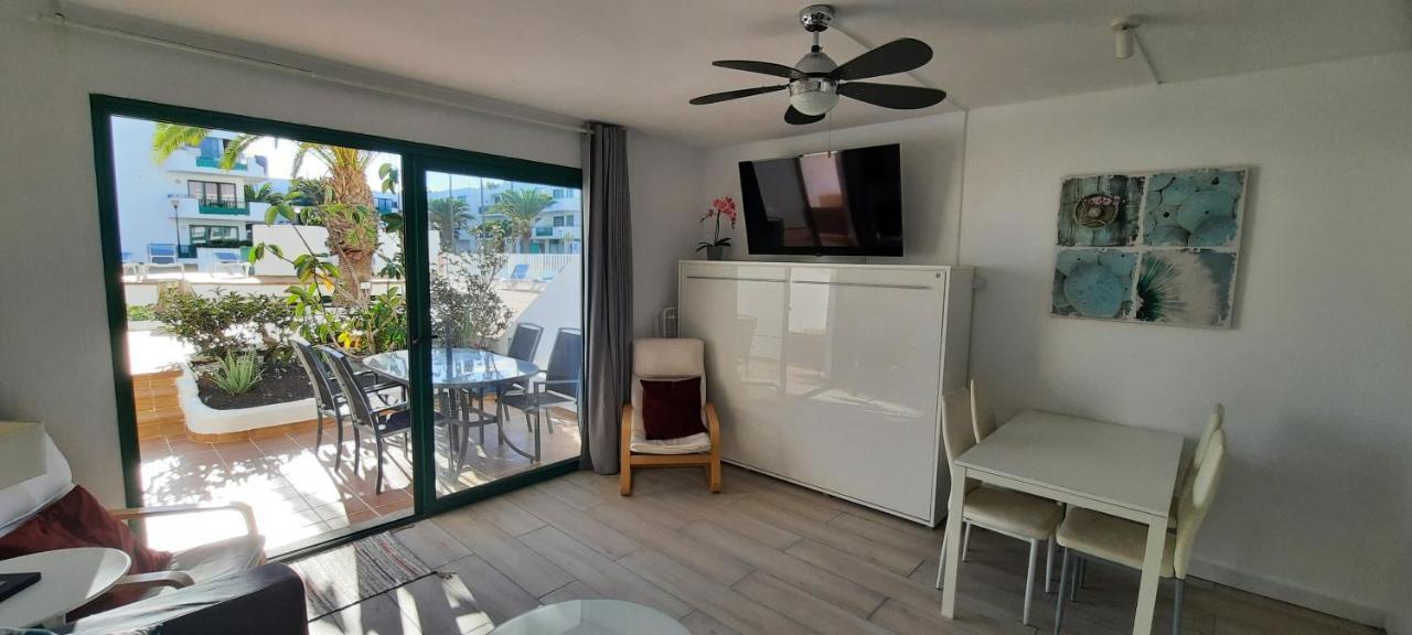 Lanzarote Apartment: Beachfront Oasis In Apartment Costa Teguise