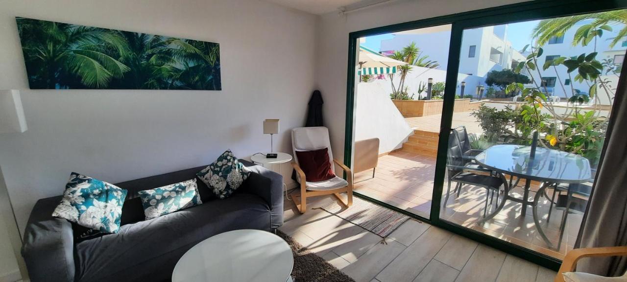 Lanzarote Apartment: Beachfront Oasis In