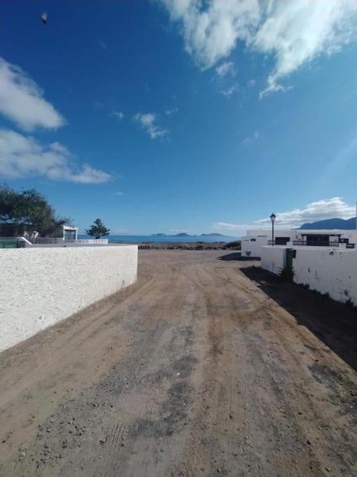 Famara, Apto. En Zona Tranquila A 200m Del Mar. Famara