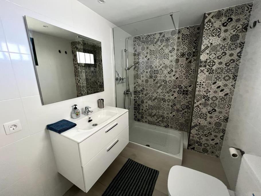 Casa Feliz - One Bedroom With Communal Pool Apartment Tias