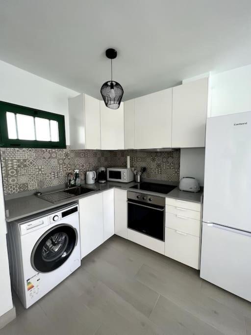 Casa Feliz - One Bedroom With Communal Pool Apartment Tias