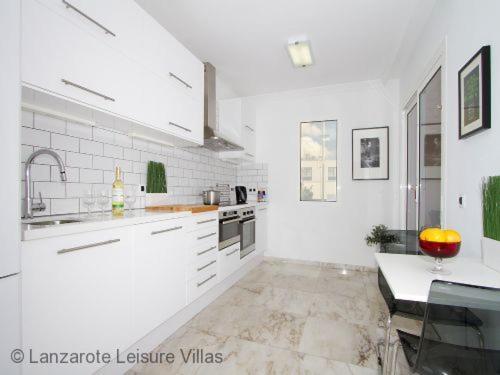 Exceptional Sea View Benedicte By Lanzarote Leisure * Puerto del Carmen (Lanzarote)