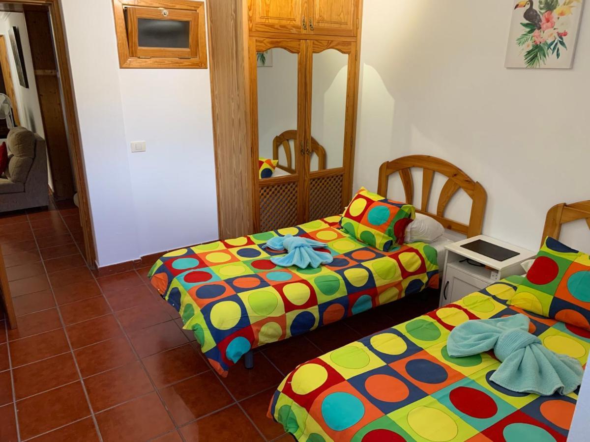 Basement Very Large Fantastic Location Apartment *