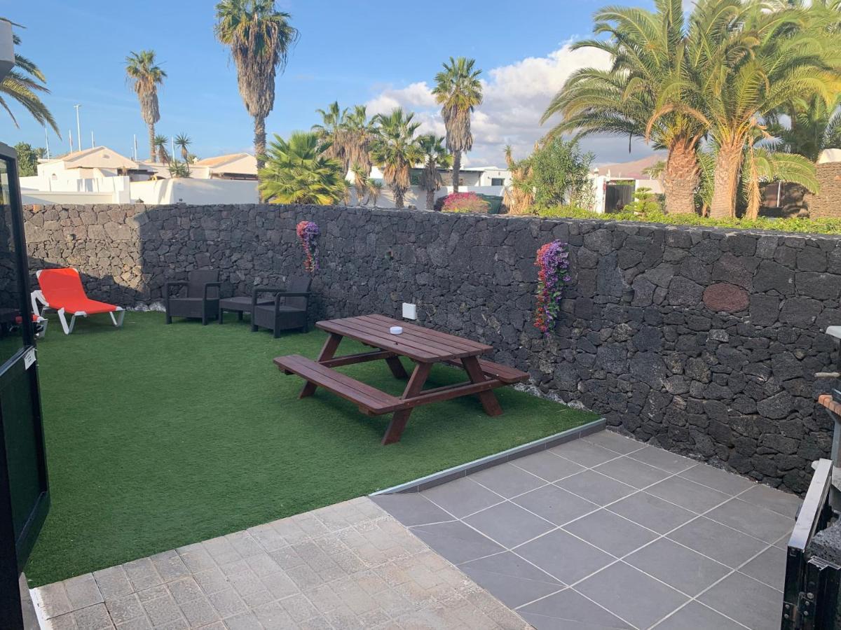 Basement Very Large Fantastic Location Apartment *
