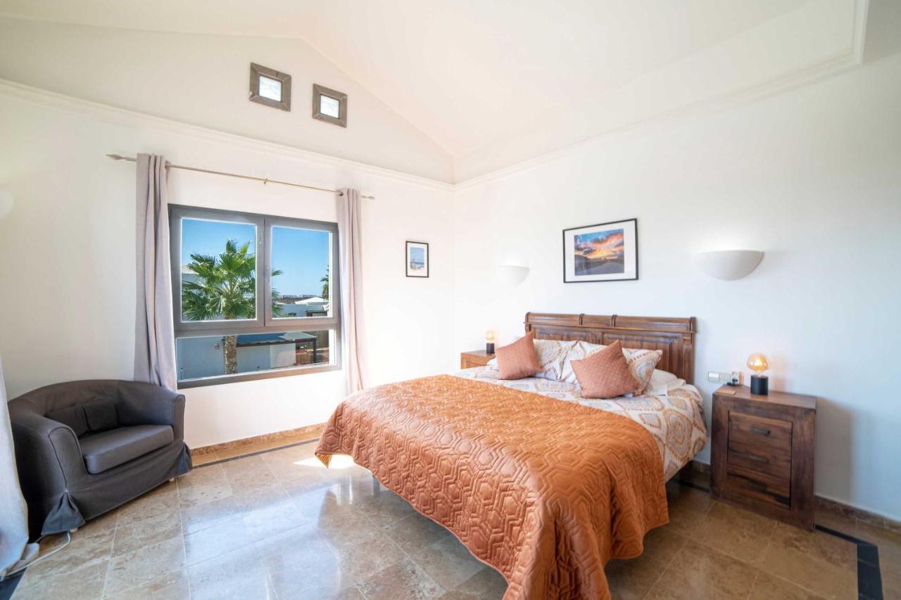 Villa Beautiful Lanzarote 3 Bedrooms Irlanda Private Pool Only 400m From The Sea *