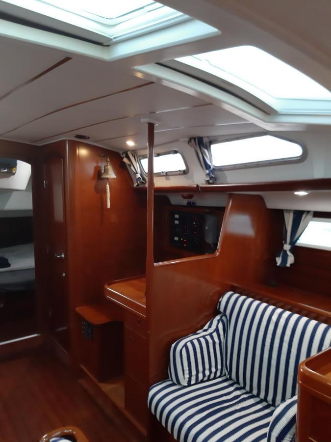 Erima Hotel en barco