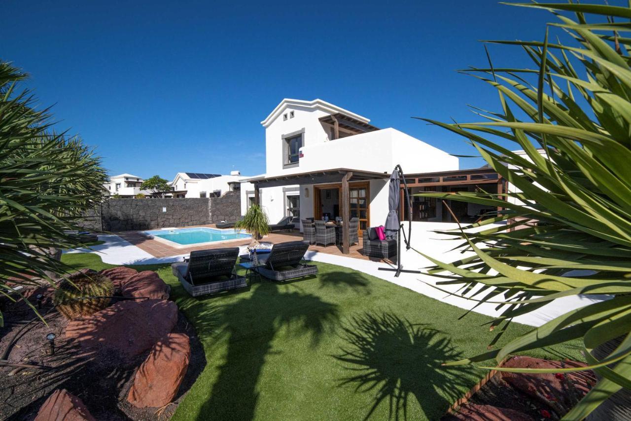 Villa Beautiful Lanzarote 3 Bedrooms Irlanda Private Pool Only 400m From The Sea