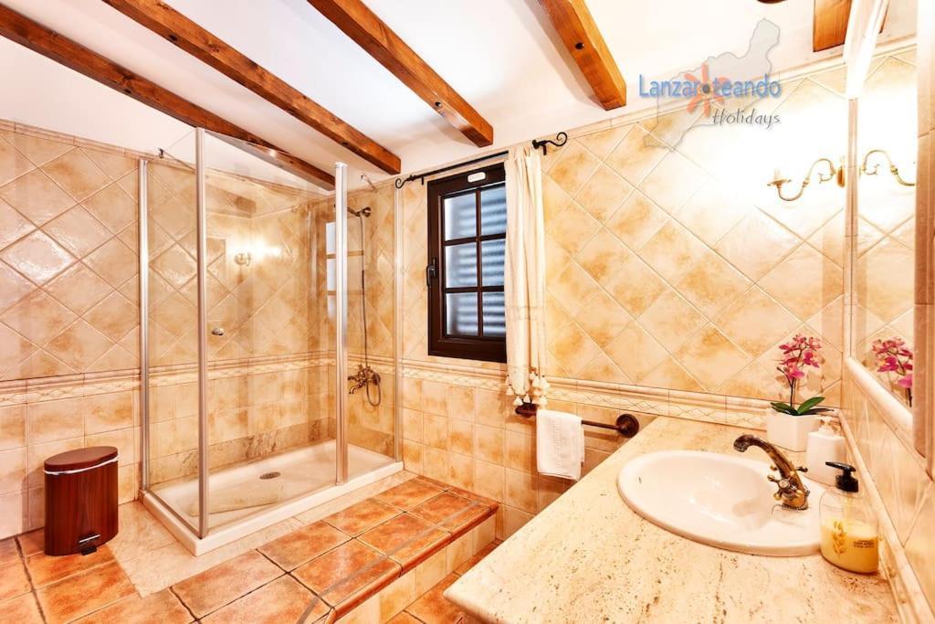 Aradri Villa *