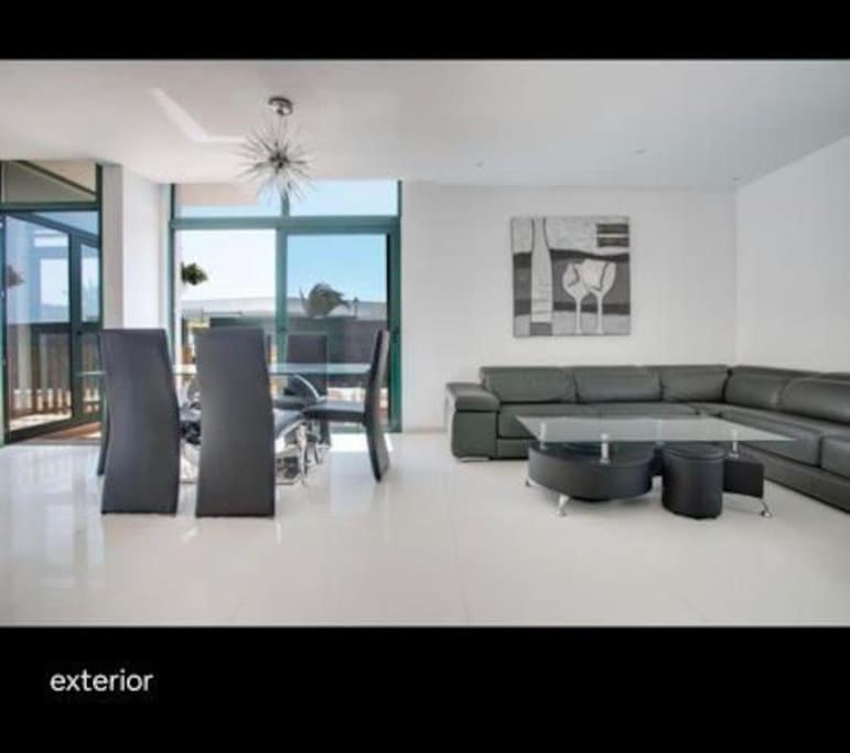 Spacious Private & Private Heated Pool - Sunshine * Costa Teguise