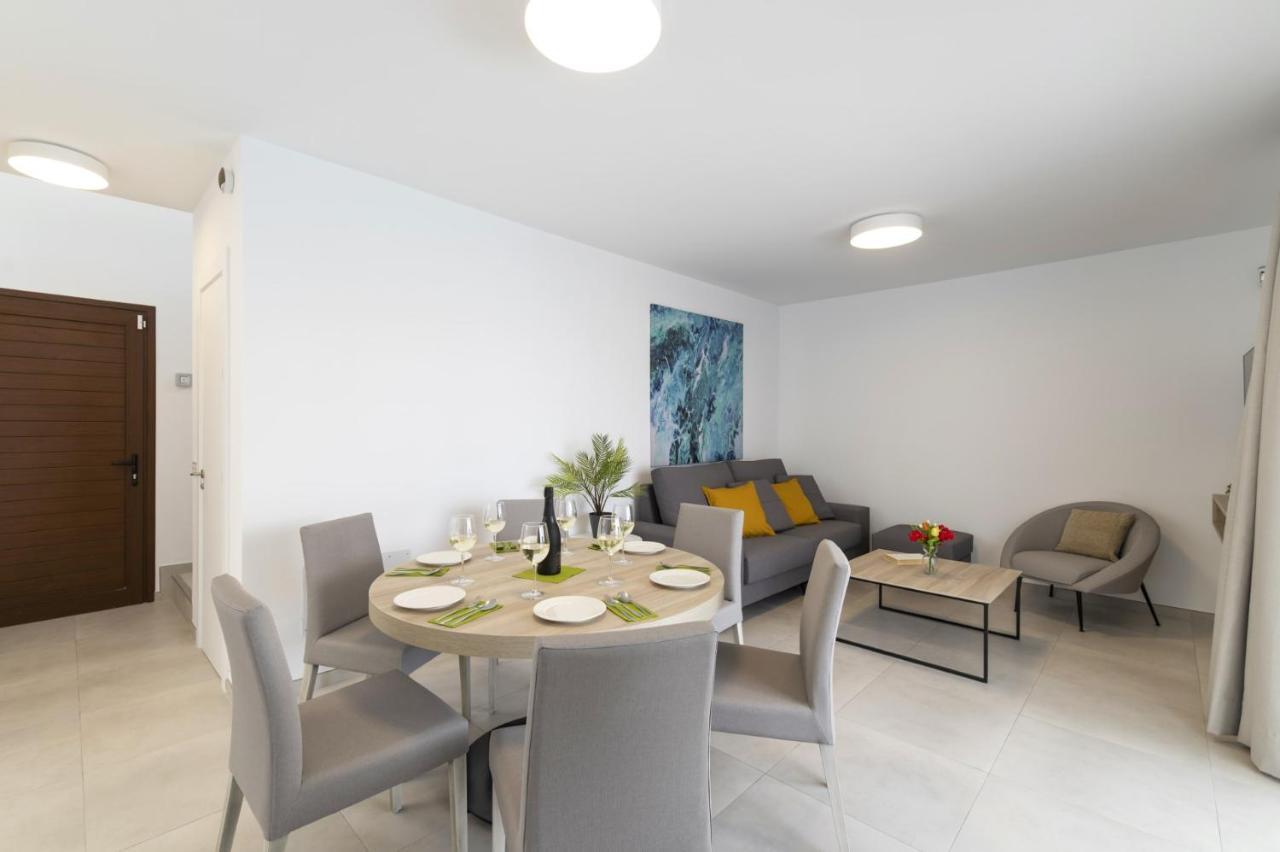 Villa Omura By