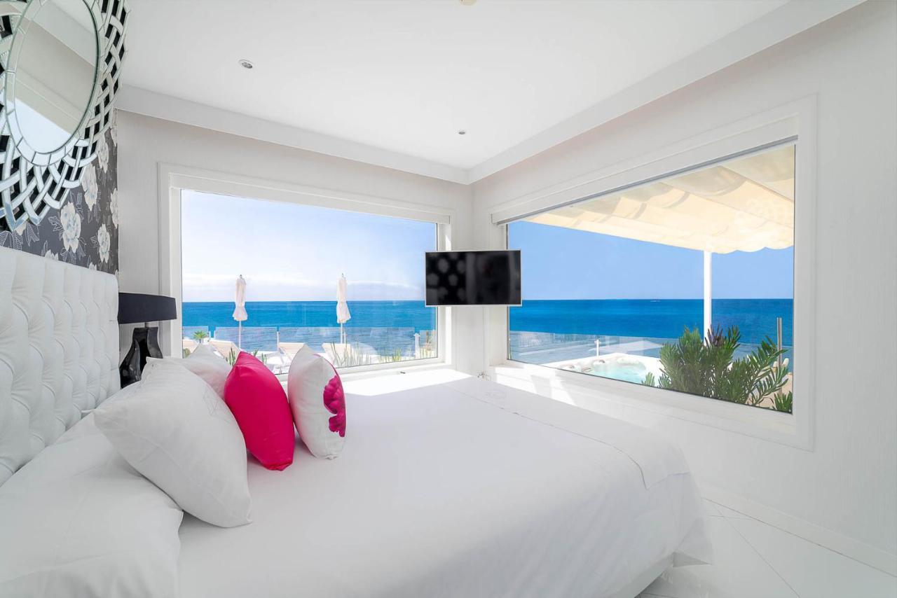 Lani's De Luxe - Adults Only Hotel