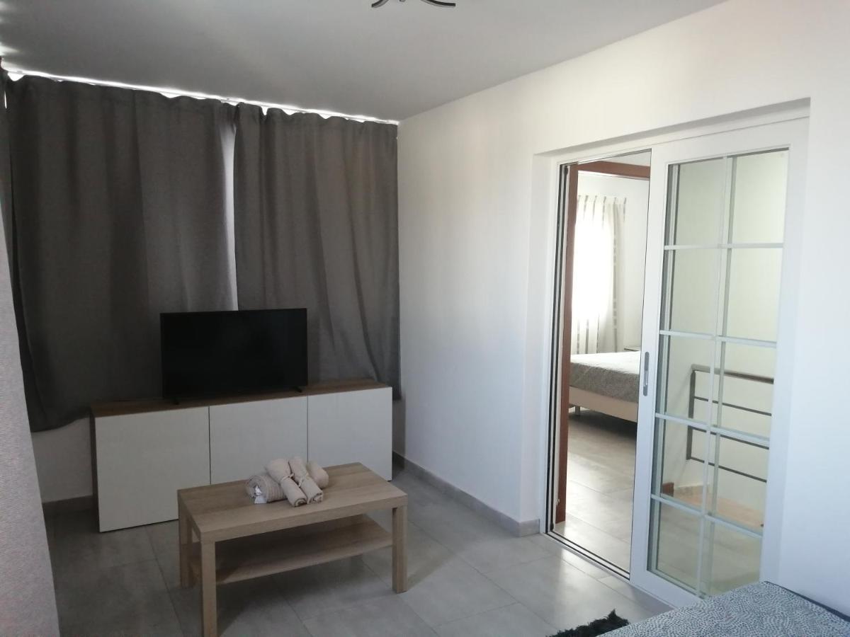 Geny Apartment *