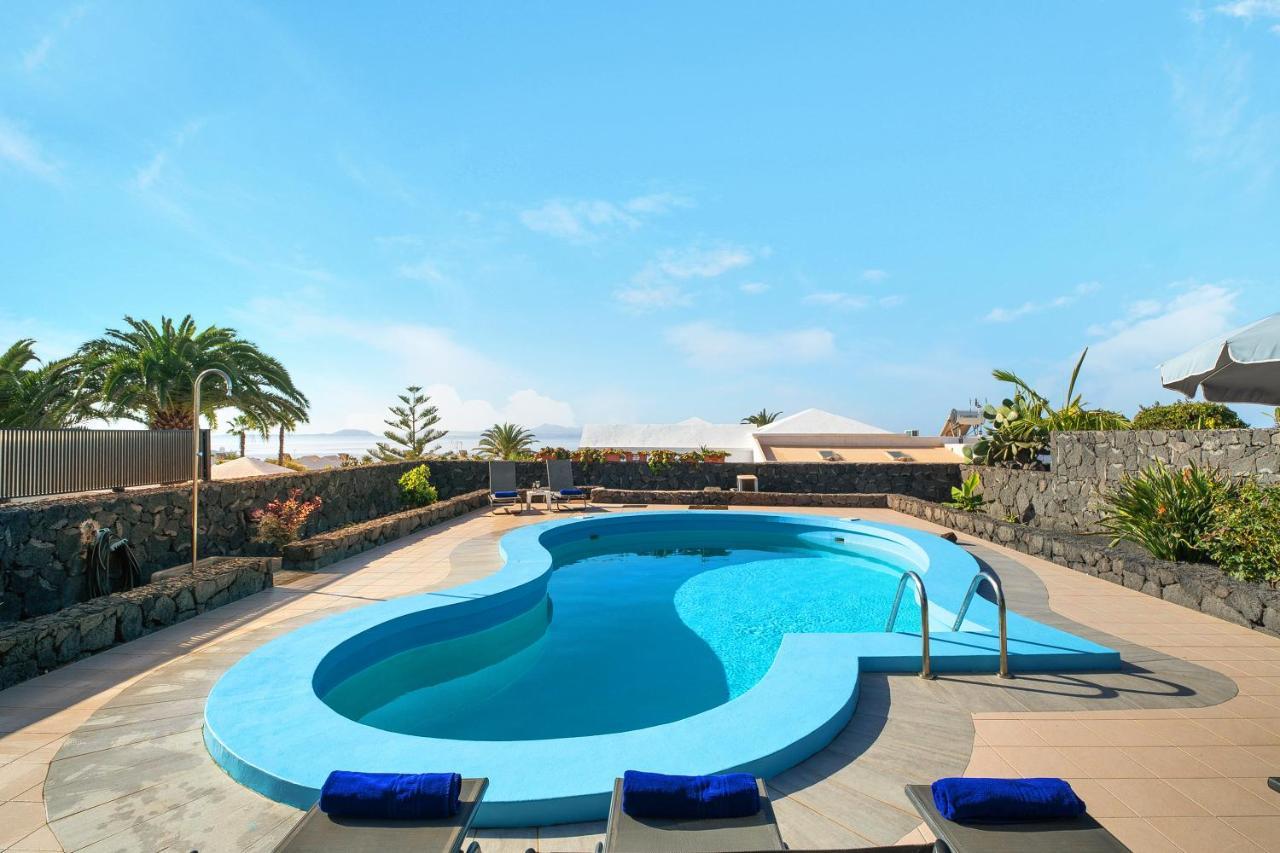 Fernando Playa Blanca (Lanzarote)