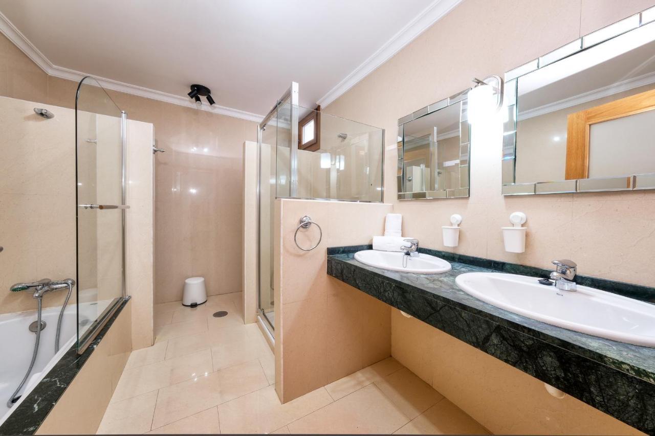 Flavia-private Pool, Jacuzzi, Sea Views *