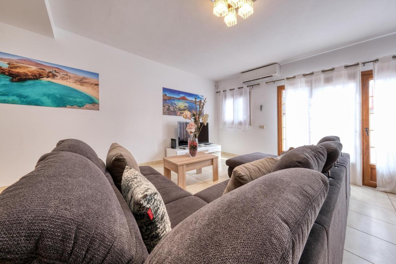 Flavia-private Pool, Jacuzzi, Sea Views *