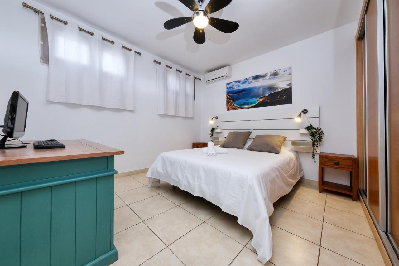 Flavia-private Pool, Jacuzzi, Sea Views *