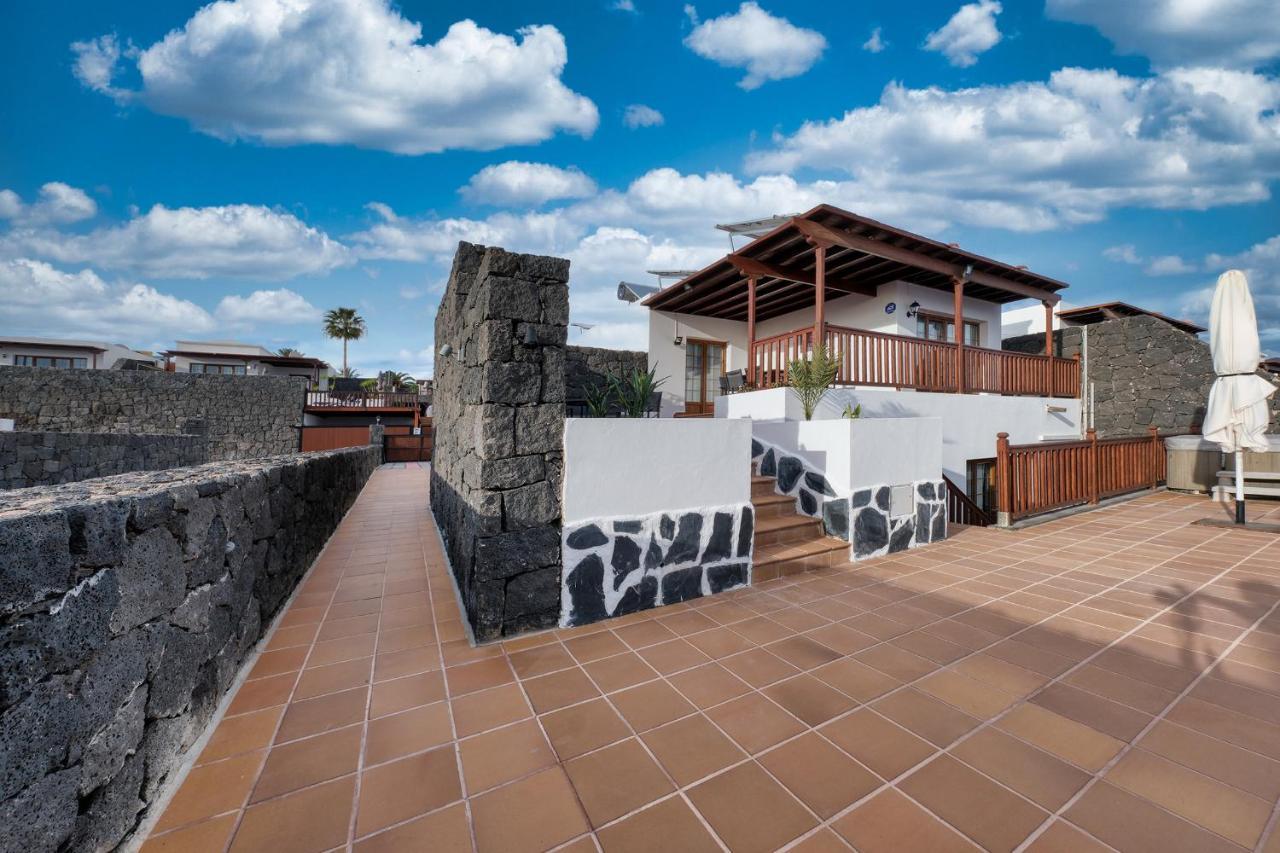 Flavia-private Pool, Jacuzzi, Sea Views *