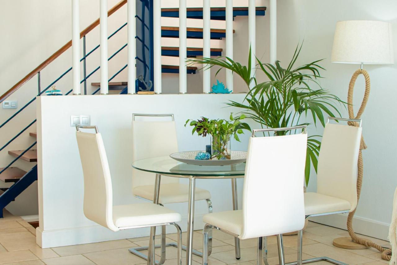 Frontline 25, Modern Coastal Design With Amazing Views Villa