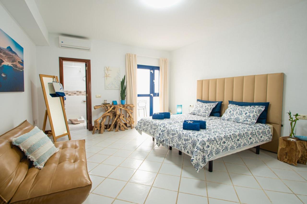 Frontline 26, Modern Coastal Design With Amazing Views *