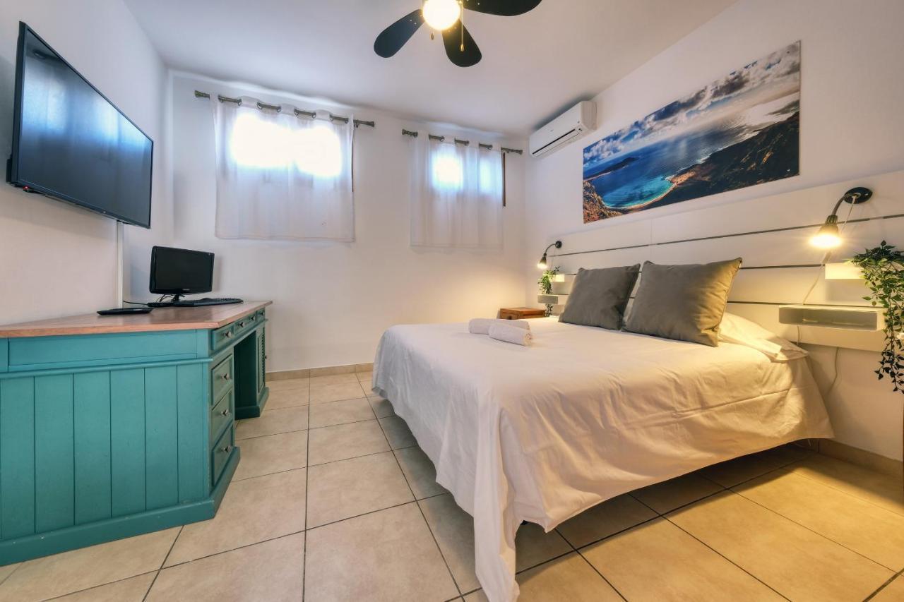 Villa Flavia-private Pool, Jacuzzi, Sea Views Playa Blanca (Lanzarote)