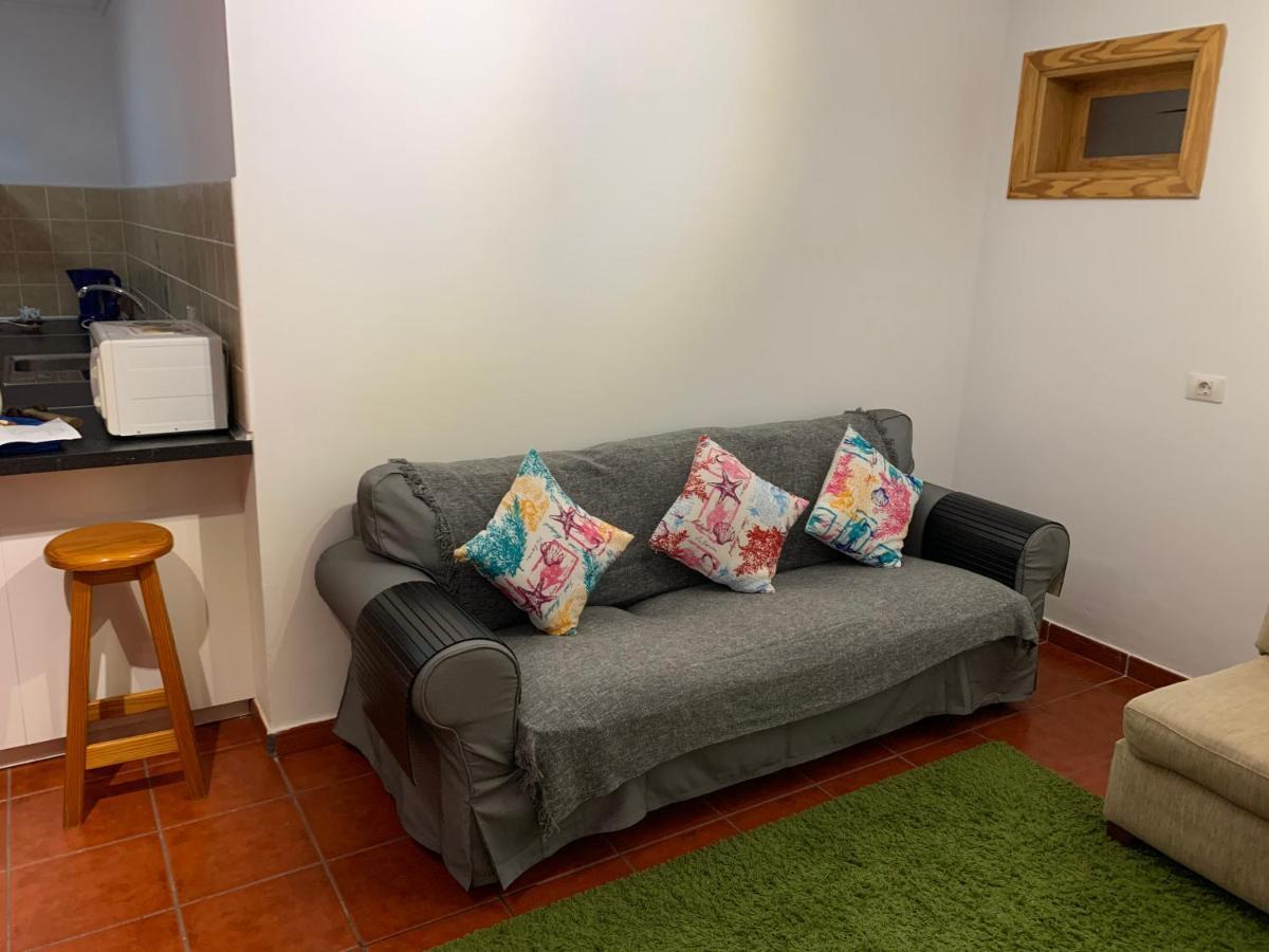 Basement Very Large Fantastic Location Apartment *