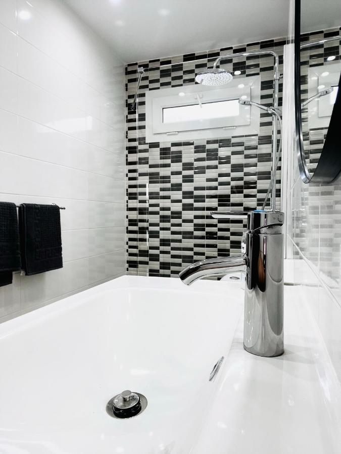 Apartment Relaxing Upper Floor Apartment- Exclusive Complex. *