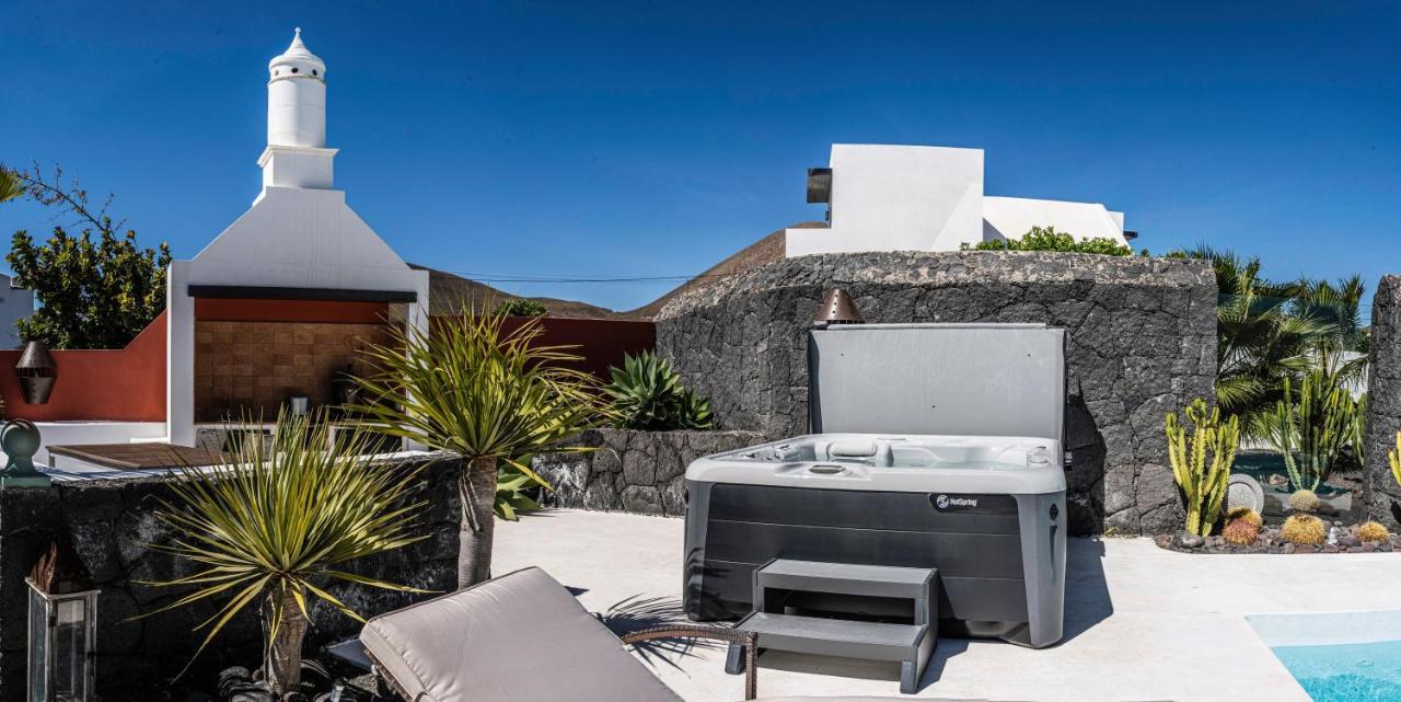 Canis Villa