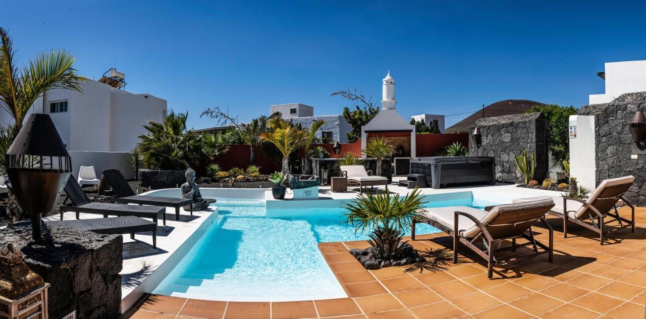 Villa Canis Tías