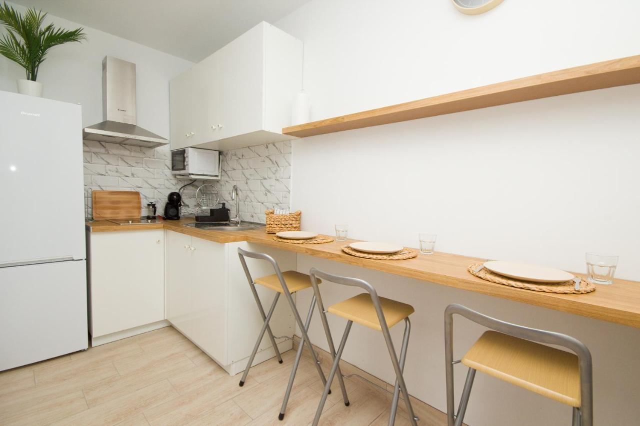 Alonsos - Open Mall - By Az Guest house *