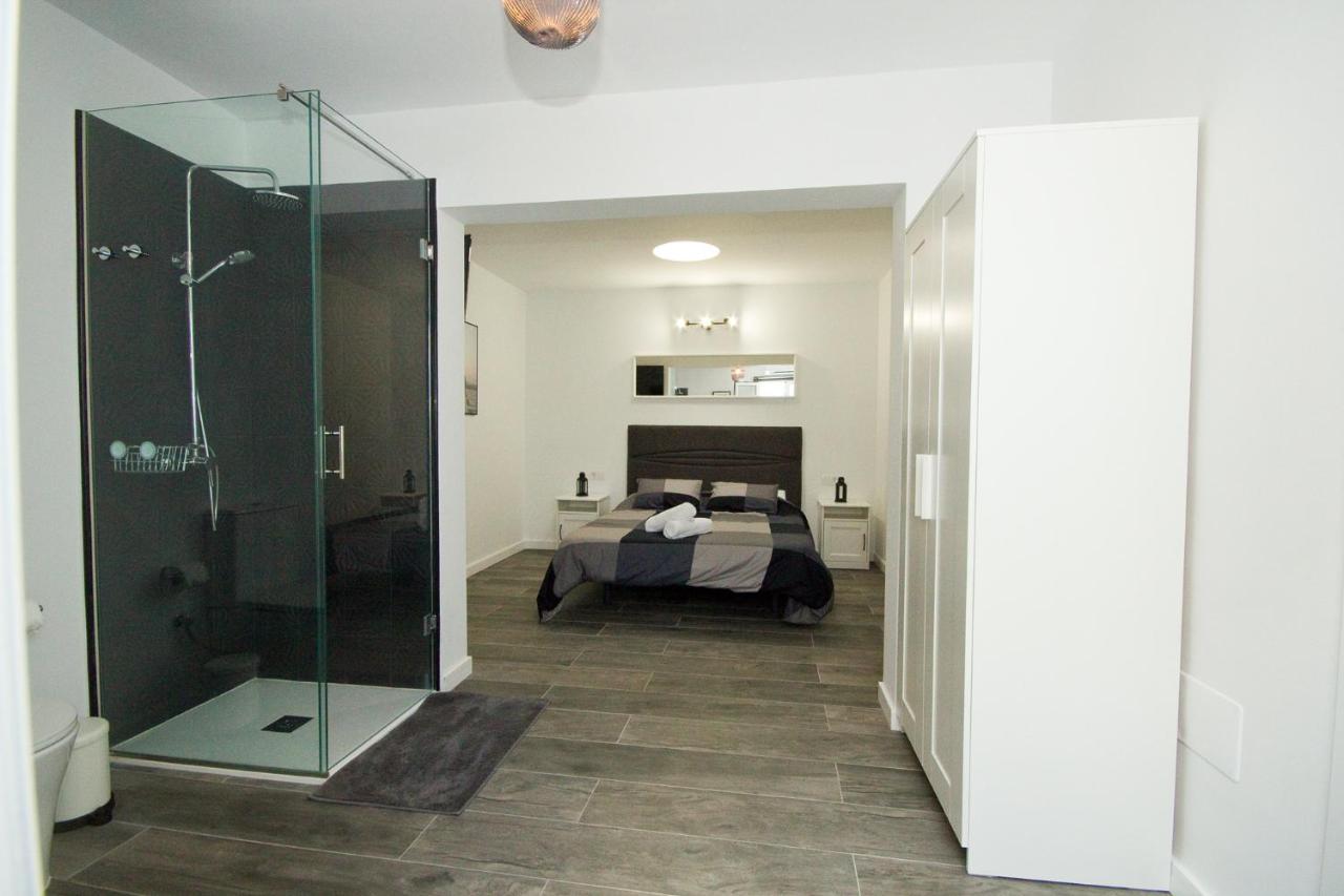 Alonsos - Open Mall - By Az Guest house *