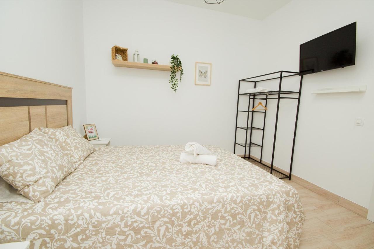Guest house Alonsos - Open Mall - By Az *