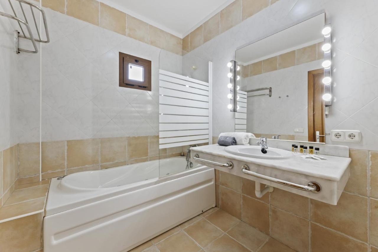 Flora - Vipvipvillas Villa Playa Blanca (Lanzarote)