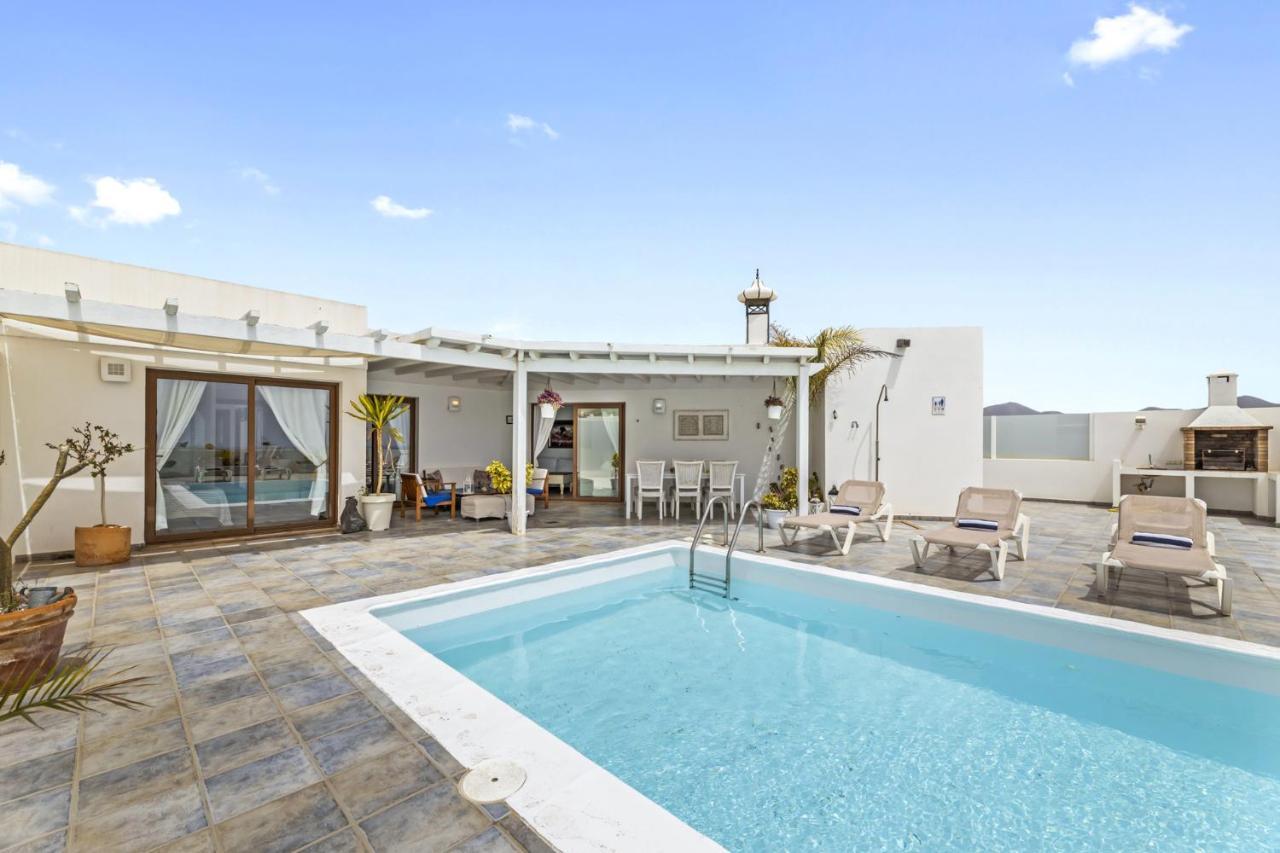 Villa Flora - Vipvipvillas *